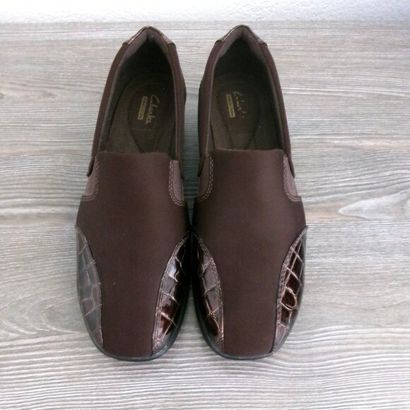 Near New Clarks GAEL REX Slip On Croc Embossed Low Wedge Loafers Shoes 8 Brown - Picture 2 of 16